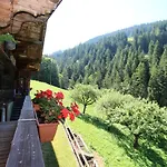 Les Favrod Apartment