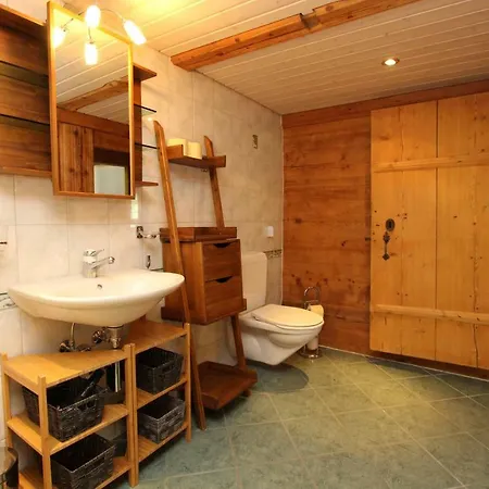Les Favrod Apartment